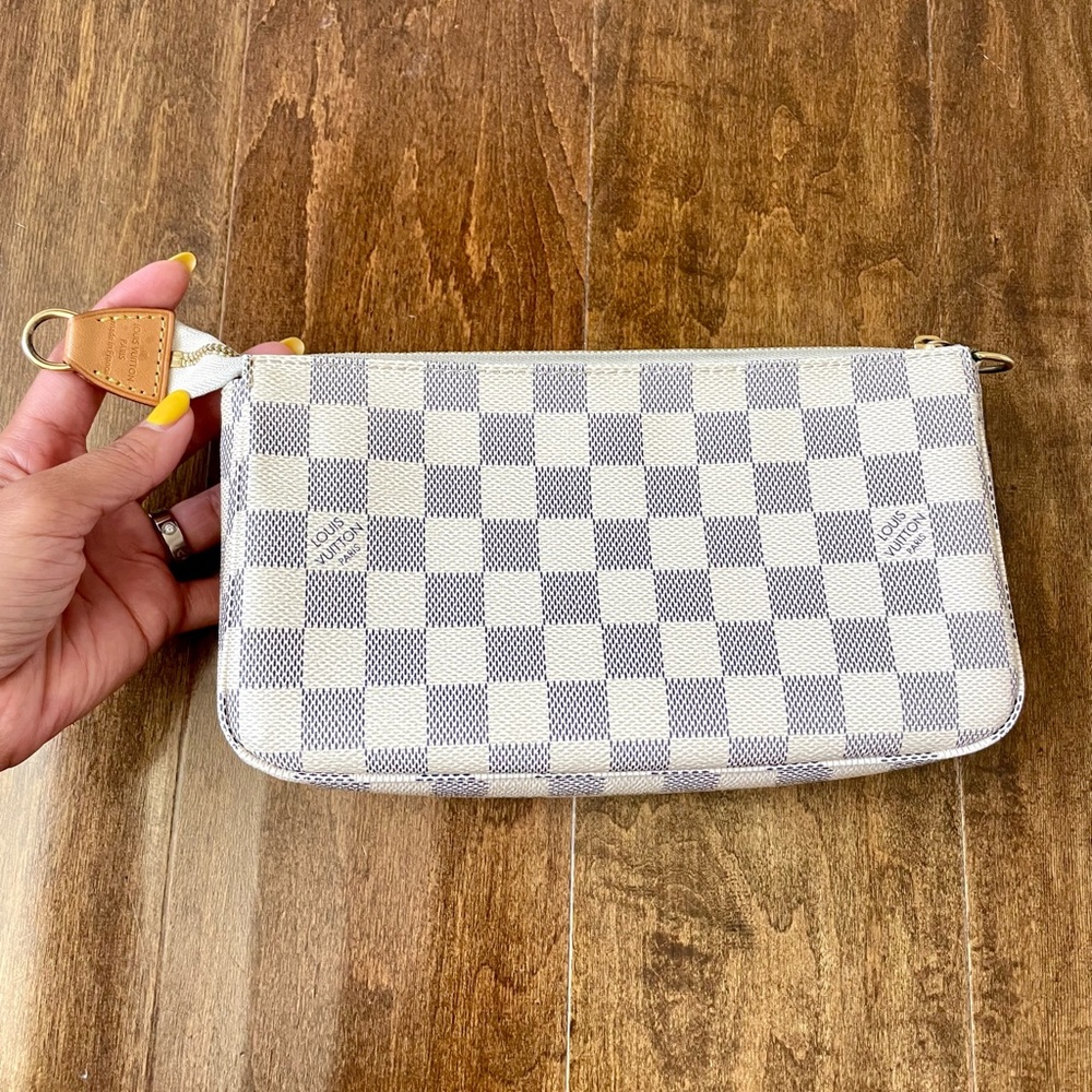 Louis Vuitton Pochette Accessoires